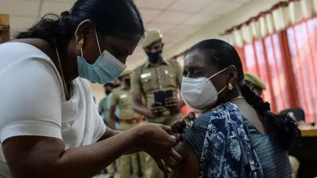 கொரோனா தடுப்பூசி