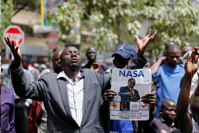 Abayoboke ba NASA imbere ya sentare ntahinyuzwa