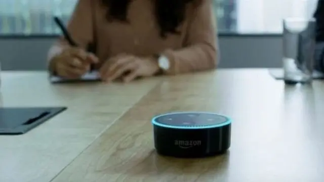 智能语音助手可以听从人们的指令回答问题