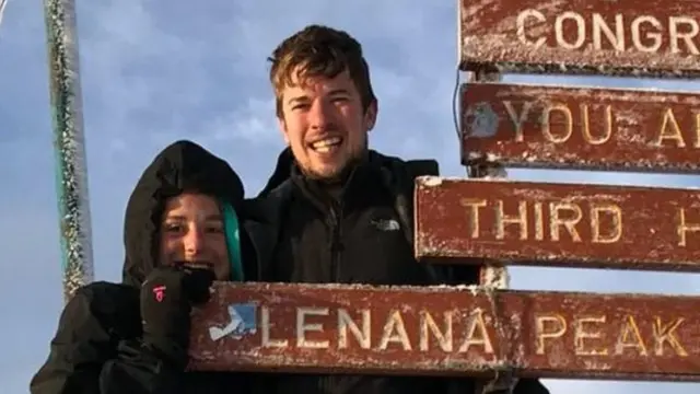 Бетан Девіс та Роберт Джесті