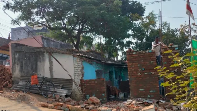 रागिनी कच्छप का प्रधानमंत्री आवास योजना के तहत निर्माणाधीन आवास