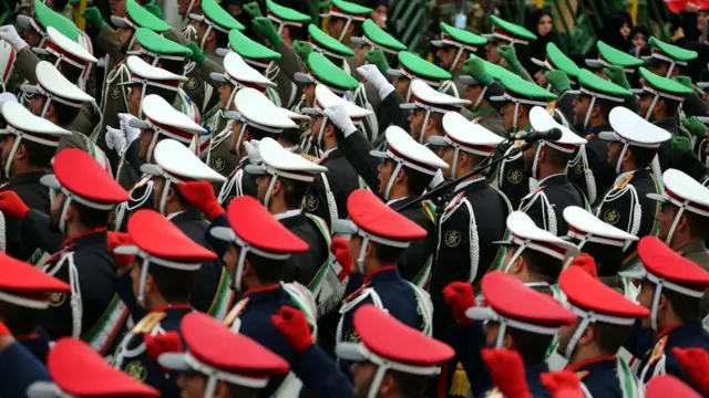 রিভোলিউশনারি গার্ডসের কুচকাওয়াজ