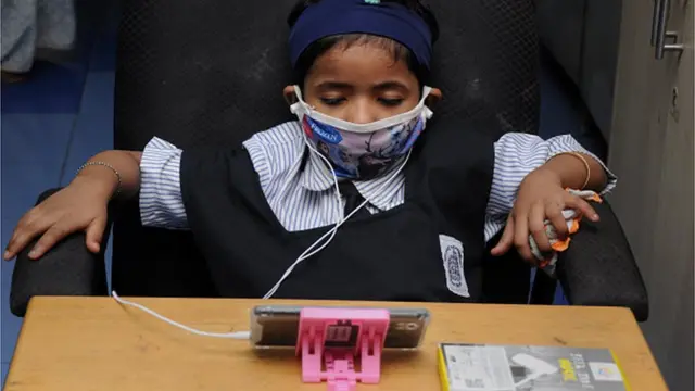 విద్యార్థిని