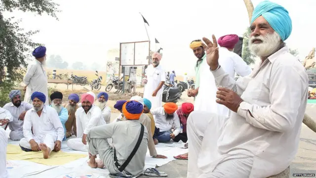 e protesters blocked the Bathinda-Kotkapura highway at Behbal Kalan during protest over the sacrilege of Guru Granth Sahib on October 20, 2015