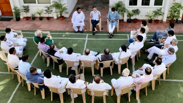 ગત શુક્રવારે રાજ્યના કૉંગ્રેસના મુખ્ય નેતાઓની એક બેઠક નવી દિલ્હી ખાતે મળી હતી