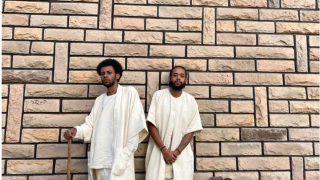 ካሥማሰ በማለዳ የሙዚቃ ቪዲዮ ላይ ከተሳተፈ ድምጻዊ ጋር