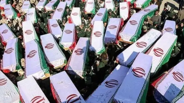 همزمان با تغییر مفهوم مستضعف و احیای جهادسازندگی، "شهید" هم برای تمایز "کشتار میدان ژاله" با حاصل سرکوب اعتراضات آبان ۹۸ مصداقی تازه پیدا کرده. حالا ایرانی هم در شمار شهدا قرار دارند که در خیابان های شهر توسط نیروهای جمهوری اسلامی کشته شده اند