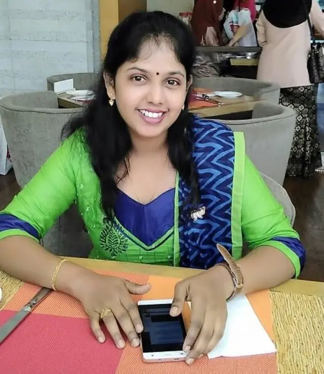 நீலமலர், பள்ளி ஆசிரியை