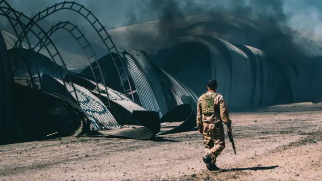 জাপোরোৎজিয়া অঞ্চলে বিধ্বস্ত একটি গগমের গুদাম