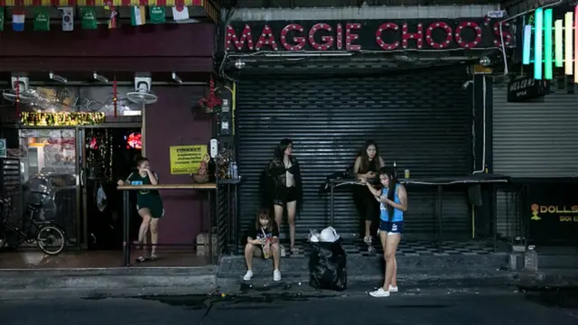 พนักงานบริการทางเพศ