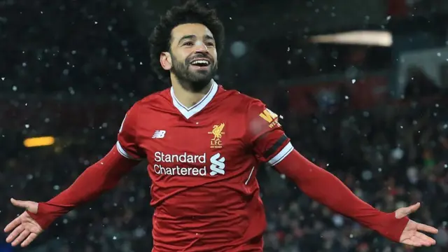 هل يصبح محمد صلاح أفضل لاعب في العالم؟ - BBC News عربي