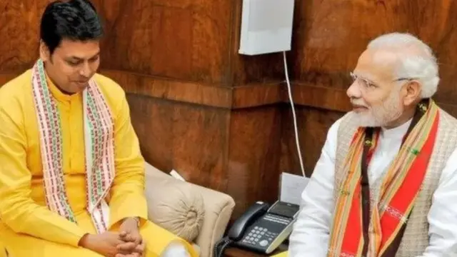 पीएम मोदी के साथ बिप्लब देब