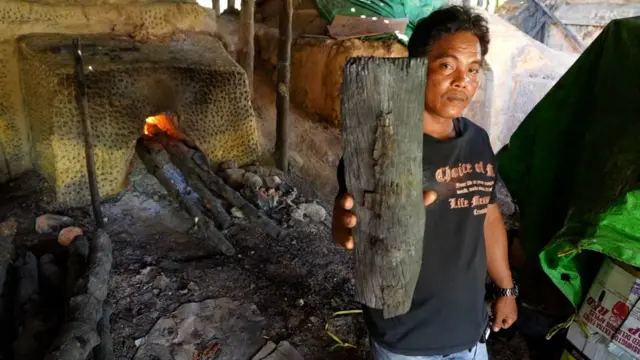 Suheri, 39 tahun, mengaku berhenti menjadi pelaku arang sekitar sepuluh tahun lalu.