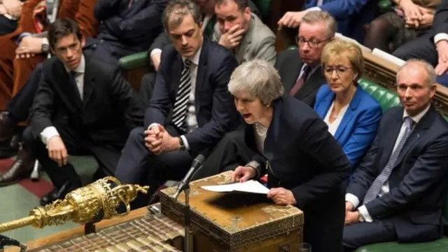 பிரெக்ஸிட்: தெரீசா மேவின் ஒப்பந்தம் பெரும் தோல்வி- அரசுக்கு ஆபத்து?