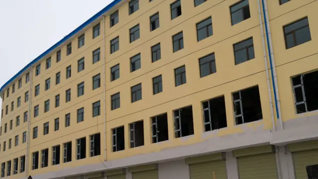 Bloco de apartamentos novos na China