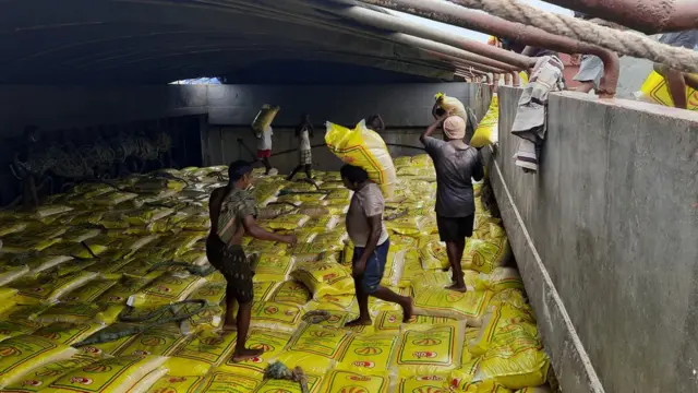 బియ్యం ఎగుమతులు పెరిగితే ఉపాధి అవకాశాలు కూడా పెరుగుతాయని స్థానికులు అంటున్నారు.