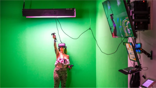 AI 음성 비서를 통한 여성혐오가 확산되면서, 메타버스 상에서 실제 인간을 대상으로도 이런 일이 벌어질 수 있다는 우려가 나오고 있다