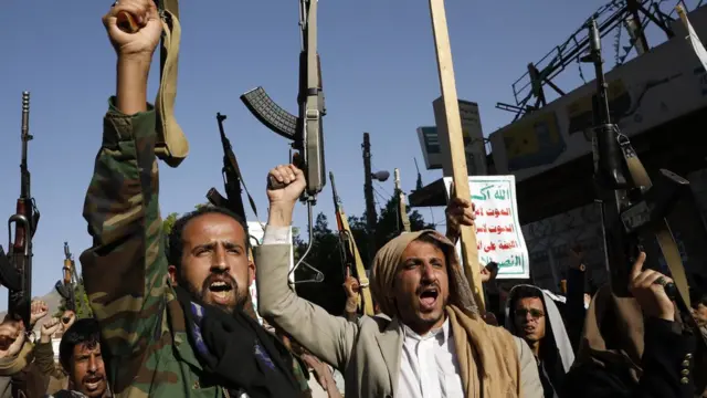 Houthi menguasai sebagian besar negara termasuk ibu kota Sanaa.