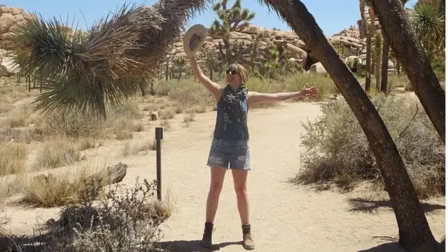 Клэр Нельсон в парке Джошуа-Три