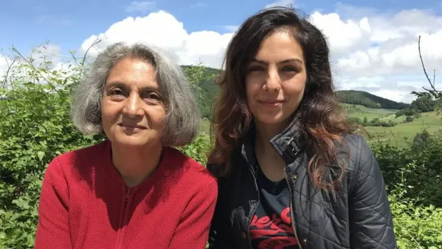 ઇશલીન કૌર સાથે આનંદ શીલા