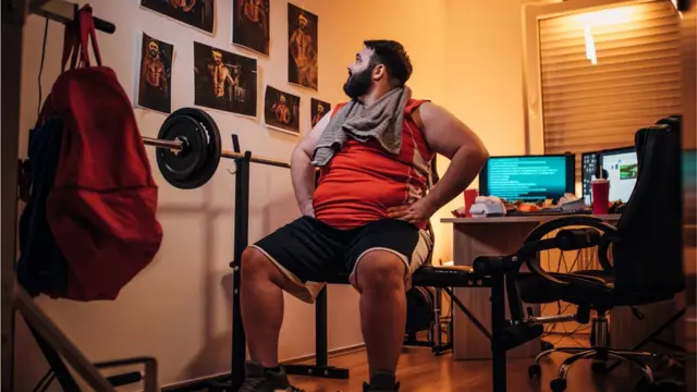 आरोग्य, लठ्ठपणाः तुमच्या आतड्यातले जीवाणू तुमचं वजन ठरवतात?