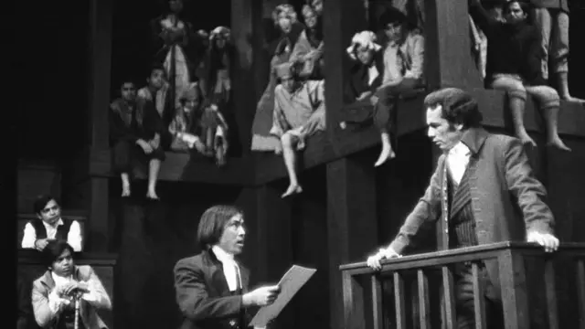 डैंटों डेथ नाटक का एक दृश्य