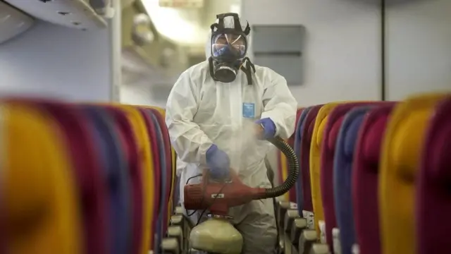 विमान भित्र किटनाशक