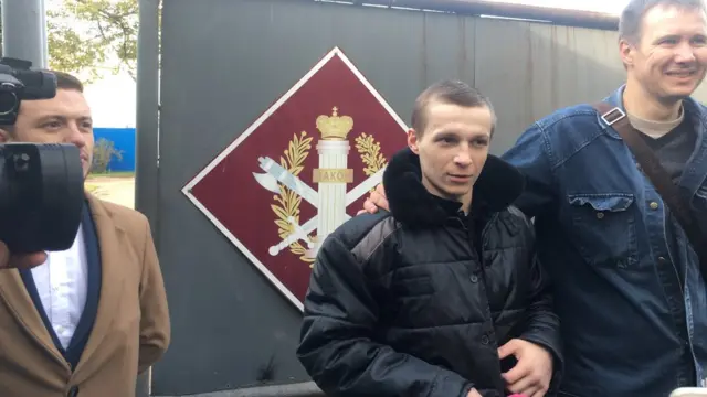 У ворот колонии Макаров встречали правозащитники и журналисты