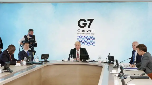 문재인 대통령이 G7 정상회의에서 국가온실가스감축목표 상향을 재확인했다