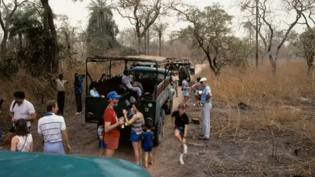 De Bjilio à Serekunda en passant par Kotu, Fajara, Bakau ou Brufut les sites d'accueil proposent une assez abondante verdure et du soleil.