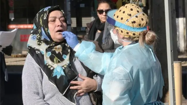 Qof laga baarayo feyriska Corona