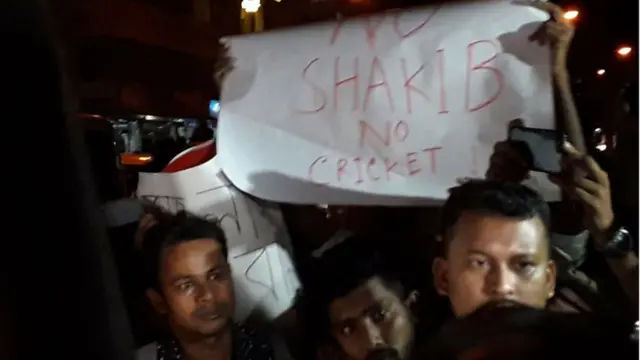 সাকিব আল হাসানের ভক্ত, ঢাকা, ২৯শে অক্টোবর।