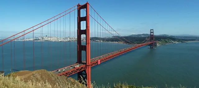 پل گلدن گیت سان‌فرانسیکو (که دو دهه پس از زلزله عظیم ۱۹۰۶ ساخته شده) در برابر زلزله‌های بسیار قوی هم مقاوم است
