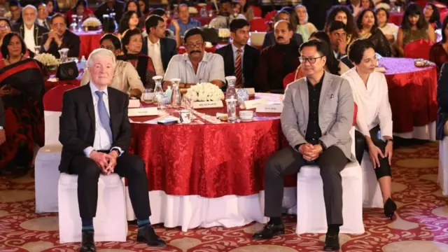 बीबीसी महानिदेशक टोनी हॉल