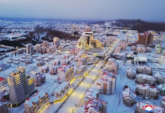 வடகொரியா ஏன் சொகுசு விடுதிகள், பூங்காக்களை உருவாக்குகிறது?