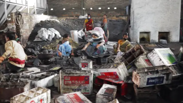 నియంత్రణ లేని సీసపు రీసైక్లింగ్ ప్రాంతాలు