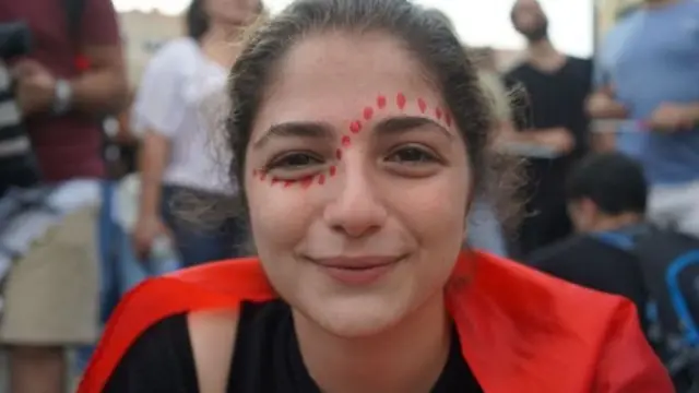 लेबनान में भी लोग सड़कों पर हैं