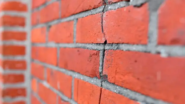 Hasar görmüş bir ev