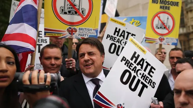 Ник Гриффин на демонстрации