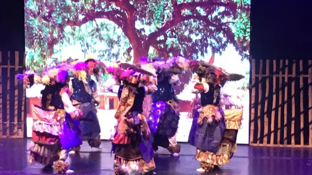 Masquerade wey dey dance