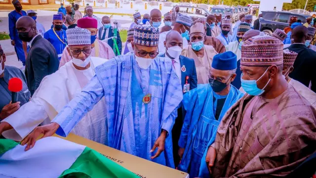 President Muhammadu Buhari dey commission projects for di state