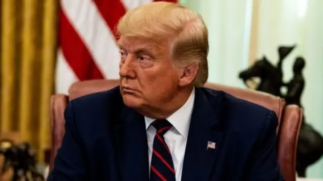 မစ္စတာ ထရမ့်ကတော့ သတင်းသမားတွေအနေနဲ့ ကမ္ဘာကြီးကို ခြိမ်းခြောက်နေတဲ့ တရုတ်အစိုးရဘက်ကိုသာ အာရုံပိုစိုက်သင့်တယ်လို့ ပြောဆို