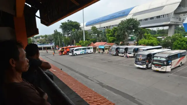 virus corona, covid 19, transportasi publik