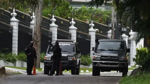 Vehículos del SEBIN