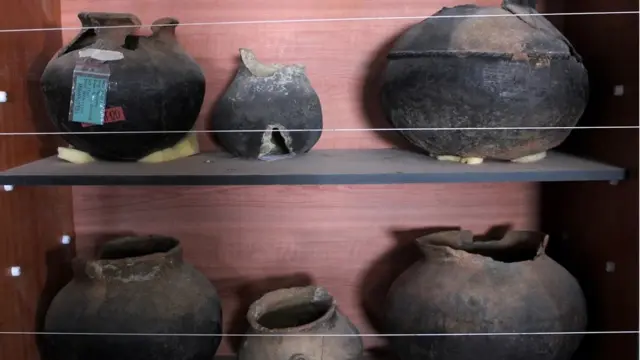 آثار تاریخی مس عینک