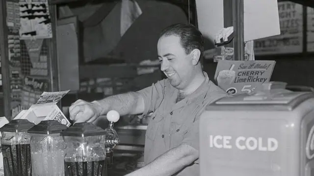 Establecimiento donde una vez se reunieron los Murder, Inc.