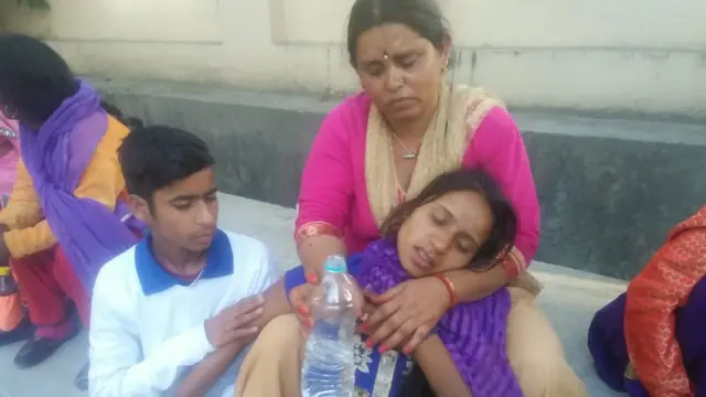 போராடும் தலித் இளைஞர்கள்