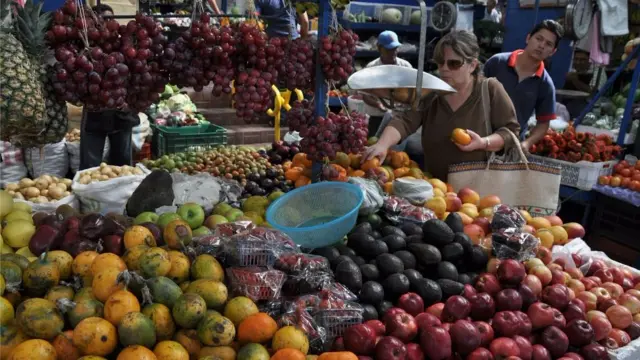 La disputa comercial encareció el aguacate en Costa Rica.