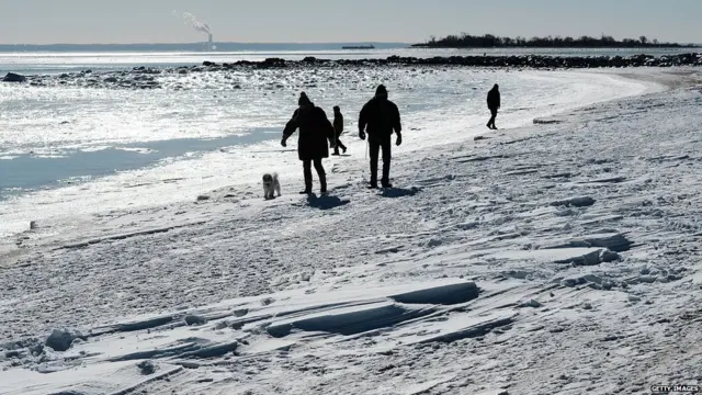 तापमान माइनस 29 डिग्री सेल्सियस