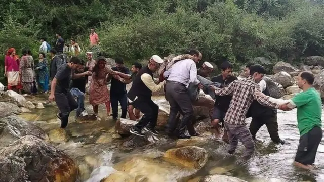 Abantu bari gutabara abakoze iyi mpanuka